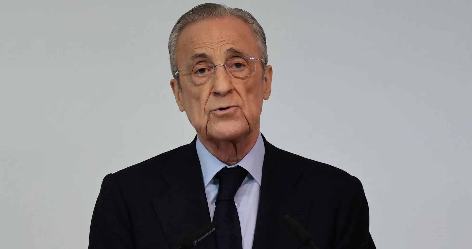 Président s'exprimant lors d'une conférence de presse