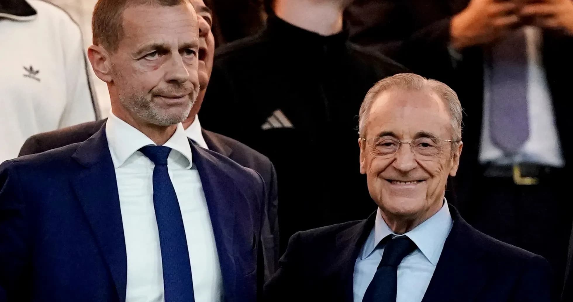 Aleksander Čeferin et Florentino Pérez en tribune