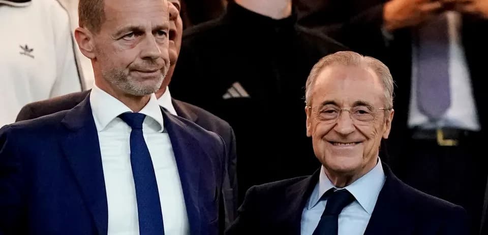 Aleksander Čeferin et Florentino Pérez en tribune