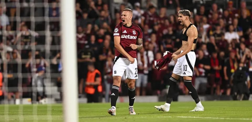Joueurs de Sparta Praha célébrant un but