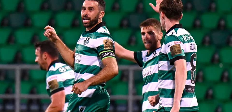 Joueurs du Shamrock Rovers célébrant un but