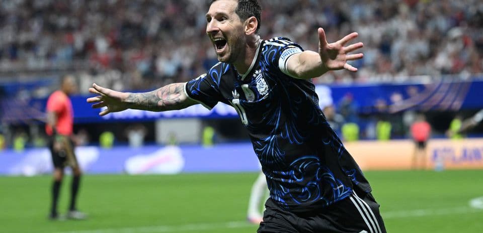 Shakira célèbre Lionel Messi et Antonela Roccuzzo après la qualification de l'Argentine en finale de la Coupe du Monde
