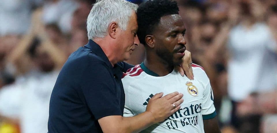 Jose Mourinho défend Vinicius Junior malgré les sifflets du Bernabeu lors de la victoire contre l'Inter
