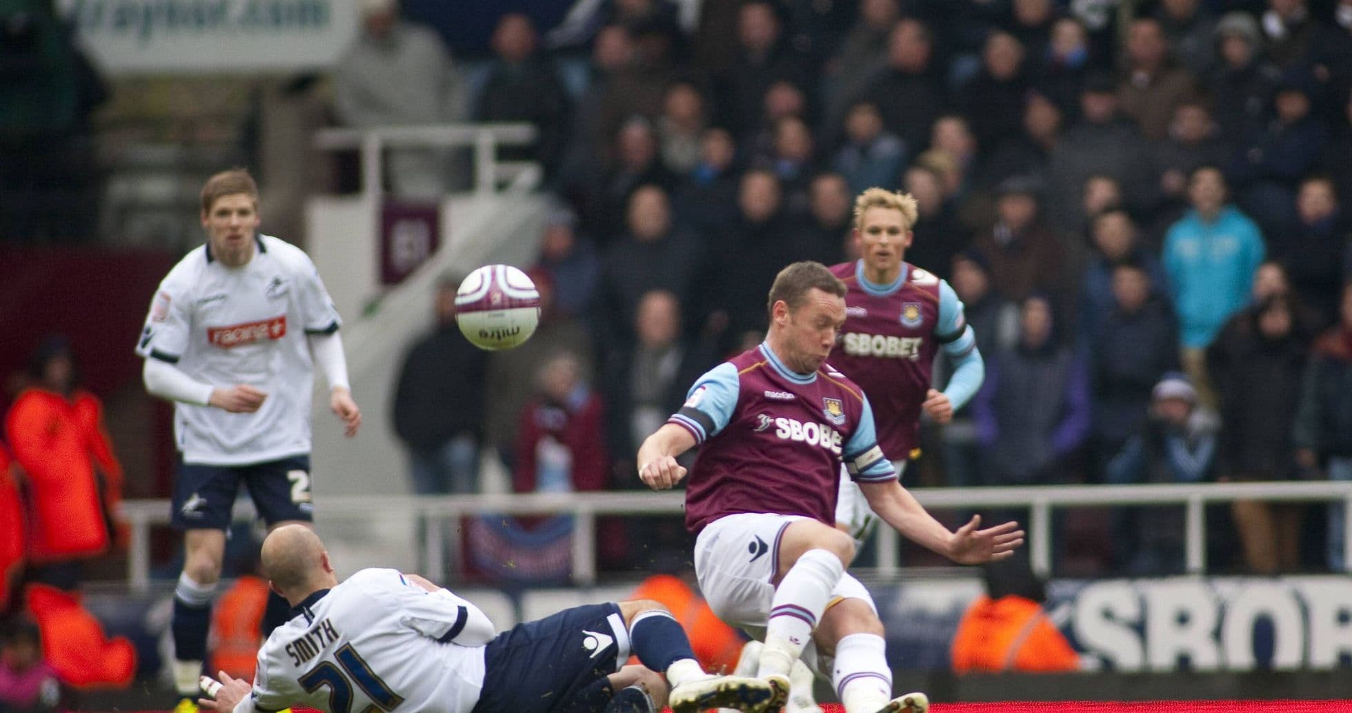 Retour après 14 ans : Millwall et West Ham s'affrontent pour le 100e derby