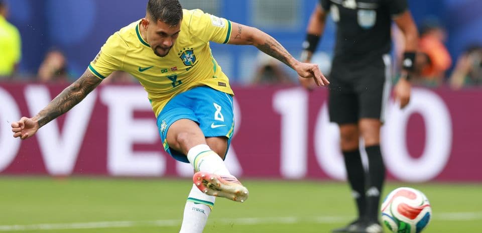 Bruno Guimaraes confronté à son échec au penalty en Coupe du Monde alors que le Brésil cherche à se racheter face à l'Australie