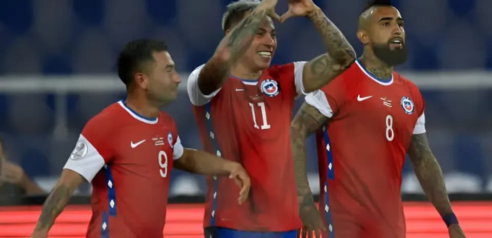 Top 10 des Meilleurs Footballeurs Chiliens de Tous les Temps | Classement