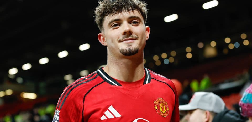 Sydney FC recrute le jeune espoir de Manchester United James Overy, qui vise une place chez les Socceroos