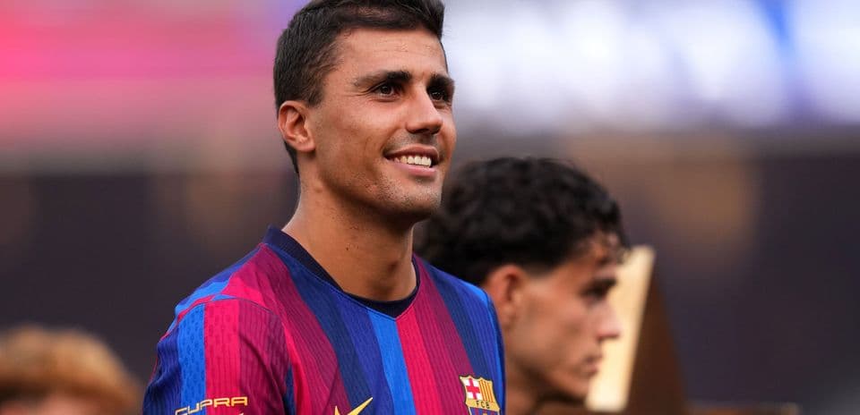 Rodri s'apprête à faire ses débuts avec le FC Barcelone face à l'Athletic Club selon Hansi Flick