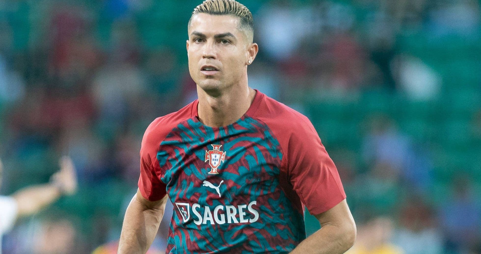 Ange Postecoglou confirme la forme physique et mentale de Cristiano Ronaldo chez Al-Nassr, évitant la polémique avec le Portugal