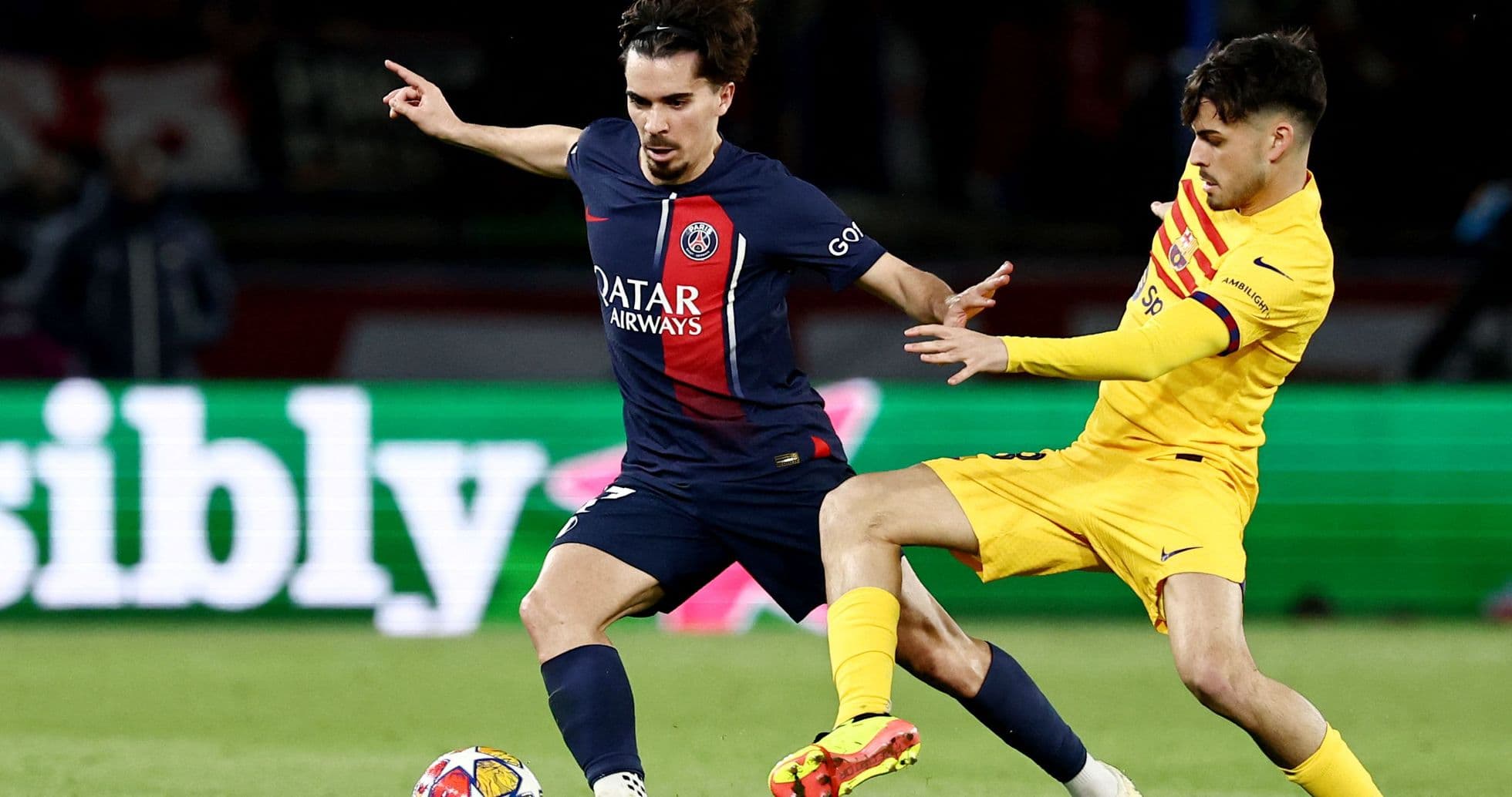 Duel au milieu de terrain : Pedri et Vitinha prêts pour un combat intense lors de PSG-Barça