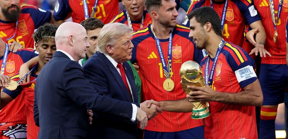 Coupe du Monde 2026 : Entre Joie du Football et Ombres Politiques
