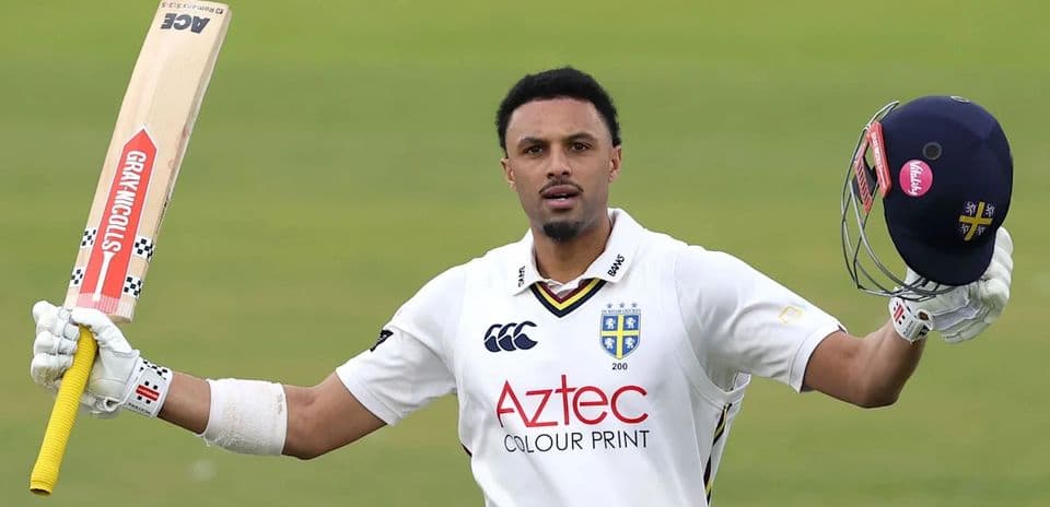 Emilio Gay brille avec 141 points alors que Durham domine Lancashire