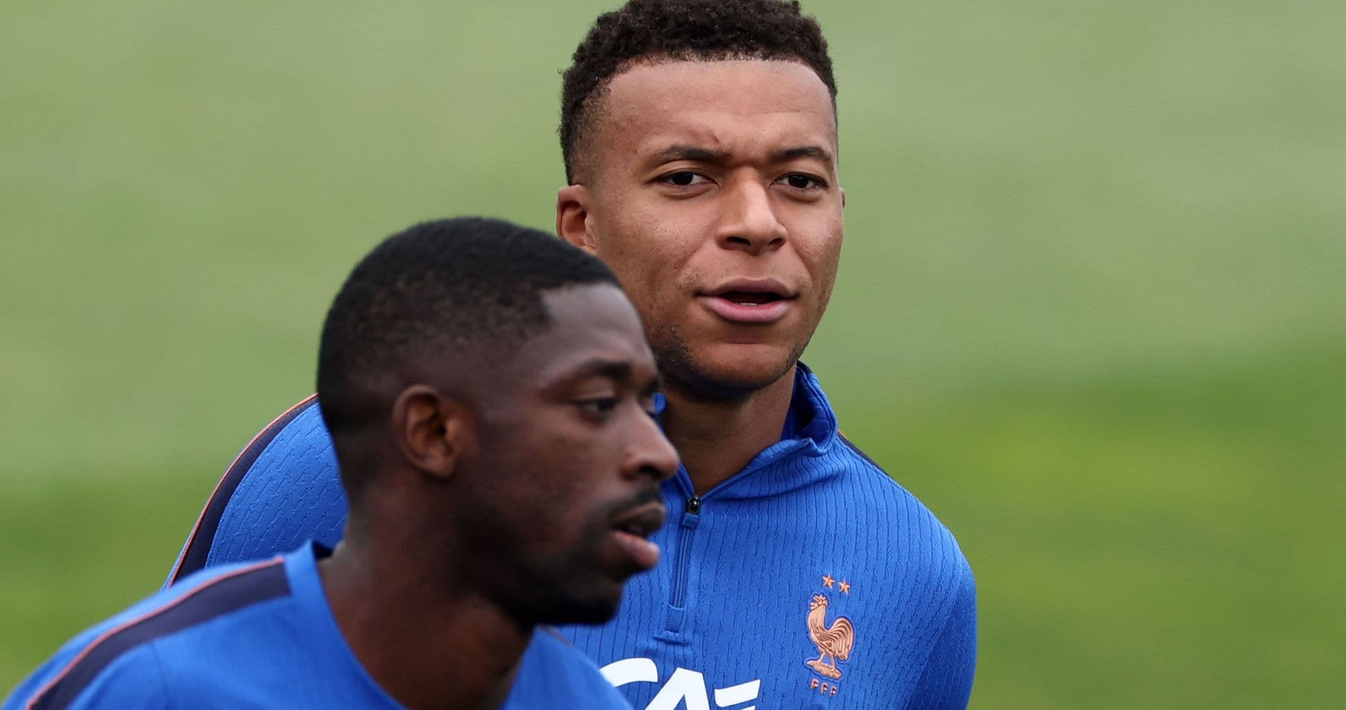 Tensions au sein de l’équipe de France : Les propos de Mbappé sur le Ballon d’Or divisent le vestiaire et enflamment Dembélé