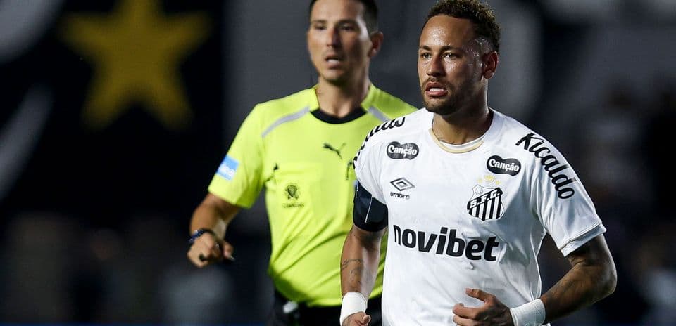 Neymar critique les supporters négatifs de Santos et leur demande de rester chez eux après une victoire en Sudamericana