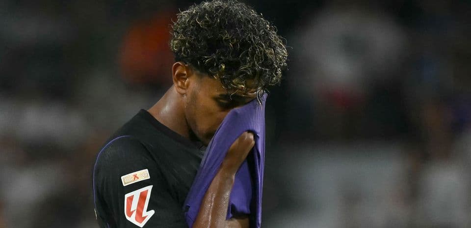 Lamine Yamal blessé par les décisions du FC Barcelone : Hansi Flick défend le jeune prodige après sa sortie controversée