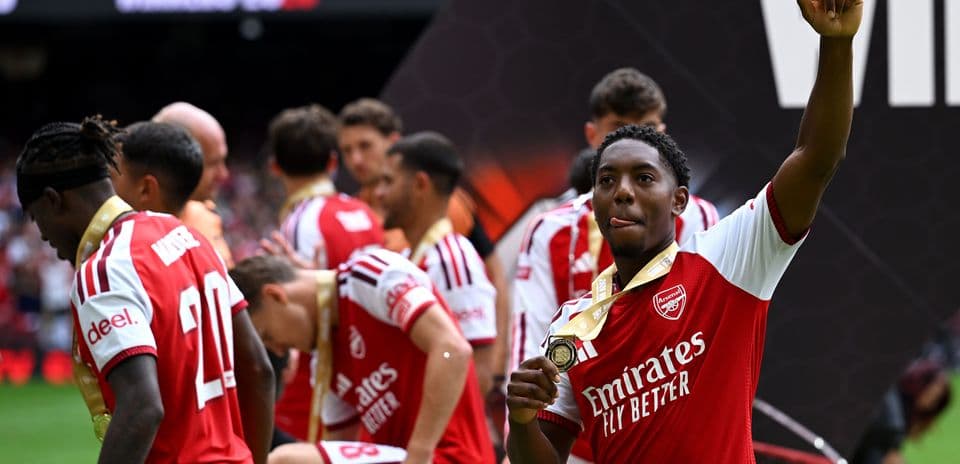 Alan Pardew estime qu'Arsenal domine largement la Premier League après leur victoire en Community Shield
