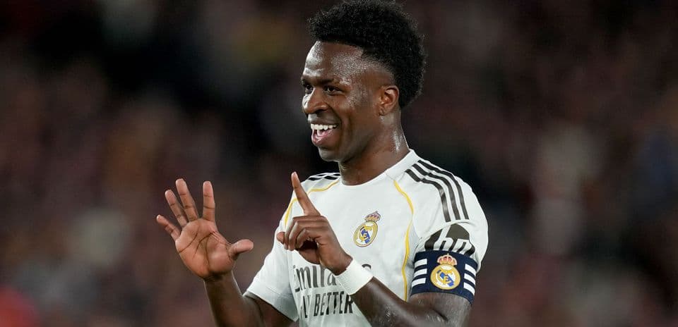Vinicius Junior reste au Real Madrid malgré l'intérêt d'Arsenal, Mourinho compte sur lui