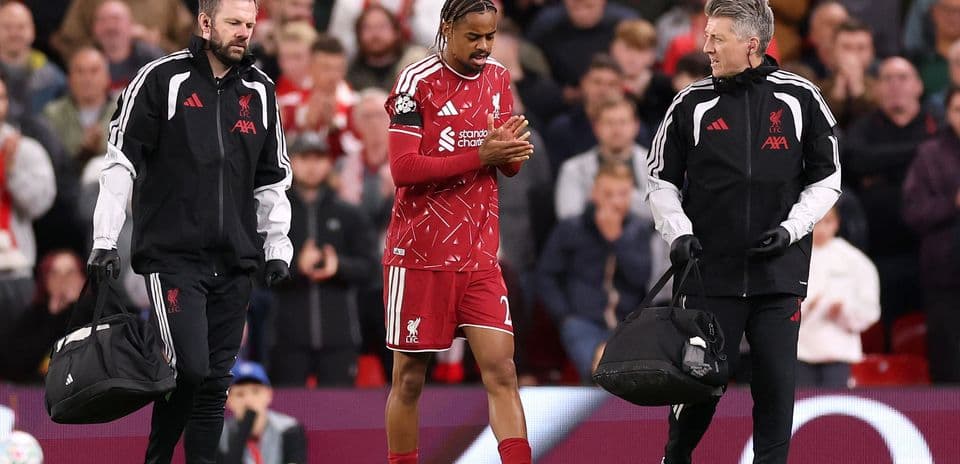 Bradley Barcola blessé lors de ses débuts à Anfield : le point sur son état avec Andoni Iraola