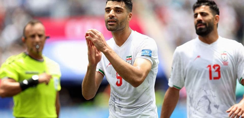 Analyse VAR de la Coupe du Monde : Pourquoi le but de l'Iran a-t-il été annulé ? Ngoy méritait-il un carton rouge ?