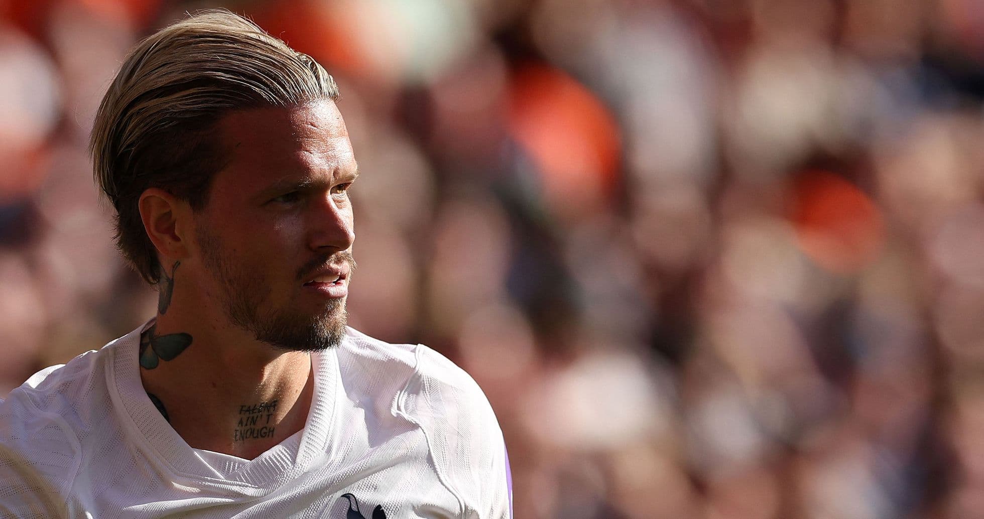 Mykhailo Mudryk célèbre ses débuts tant attendus à Tottenham tandis que Roberto De Zerbi souligne la nécessité d'améliorer sa forme physique