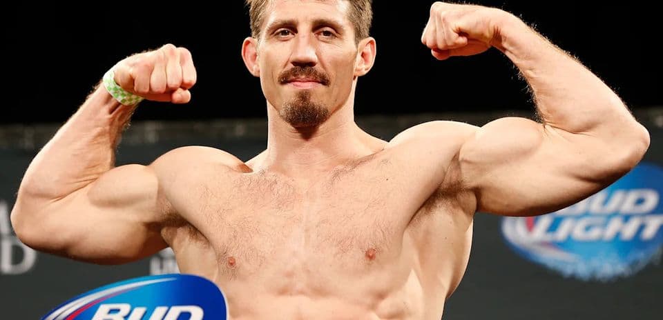 Tim Kennedy hospitalisé après avoir été blessé par balles lors d'une embuscade mortelle au Congo