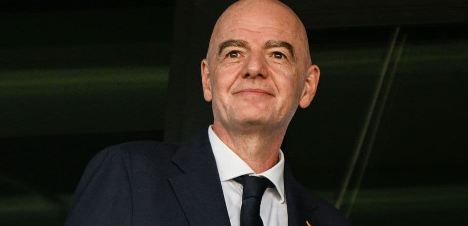 FIFA confirme la candidature de Gianni Infantino malgré la montée de l'opposition