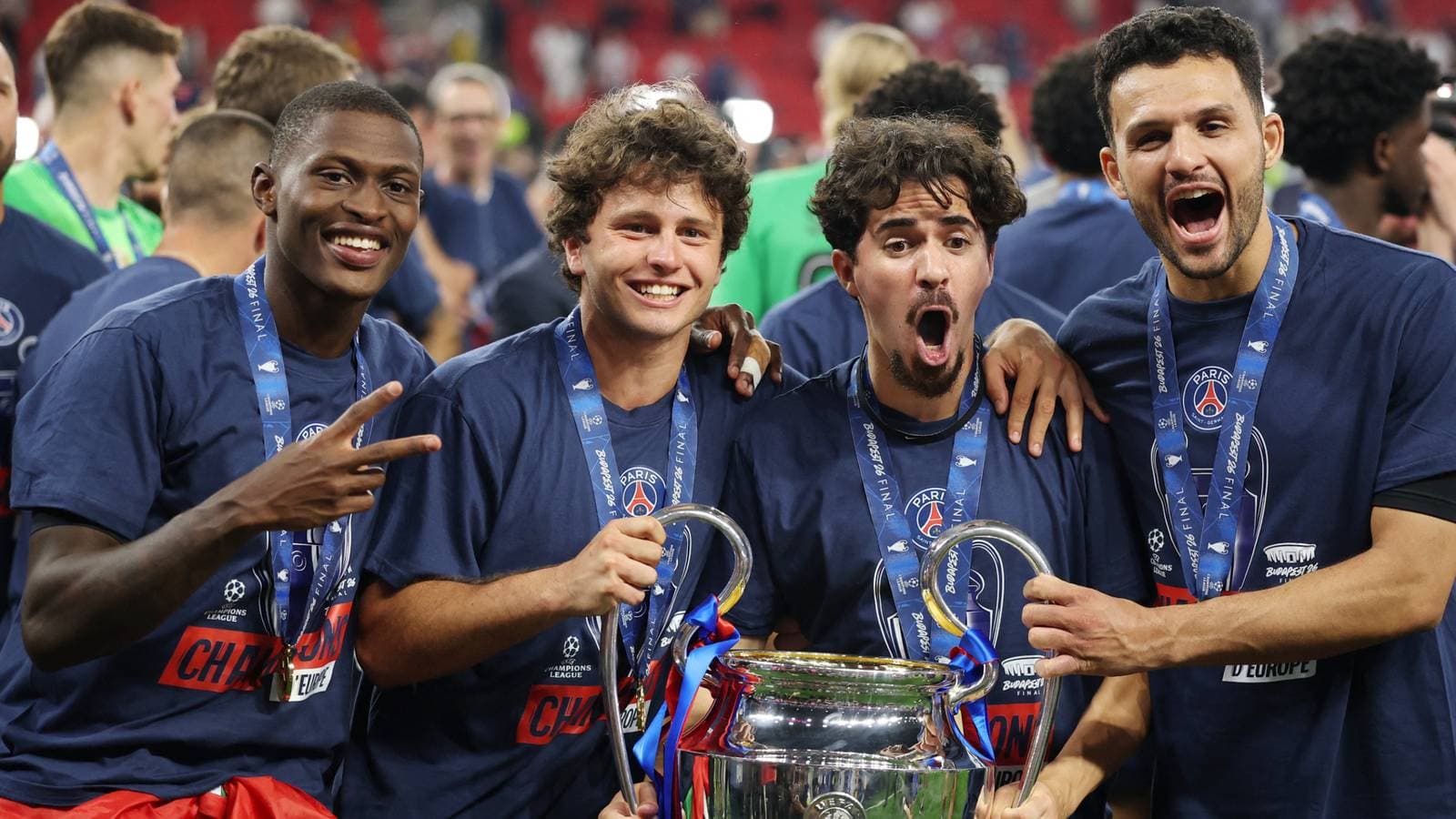 Quels trophées sont considérés comme majeurs en football ?