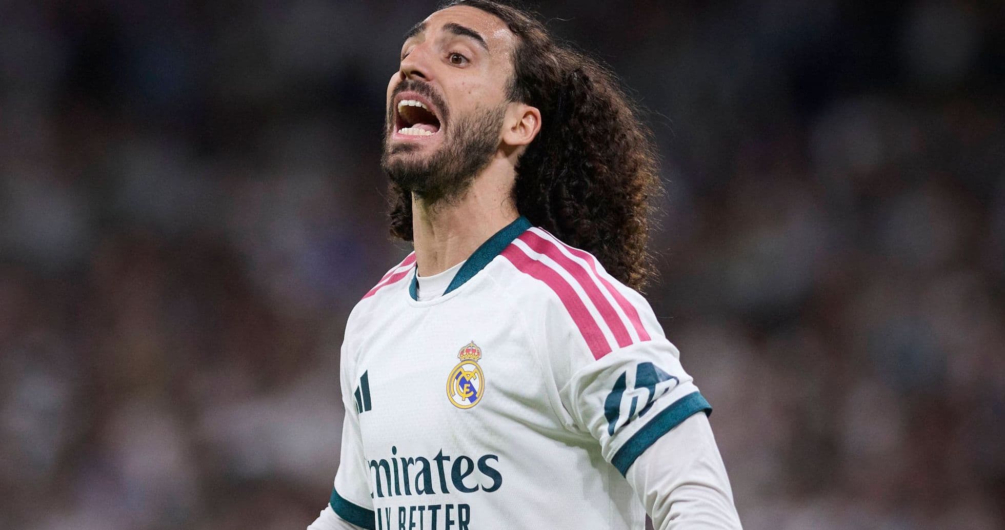 Marc Cucurella furieux après le carton rouge de Vinicius Jr lors du succès de Madrid à Villarreal