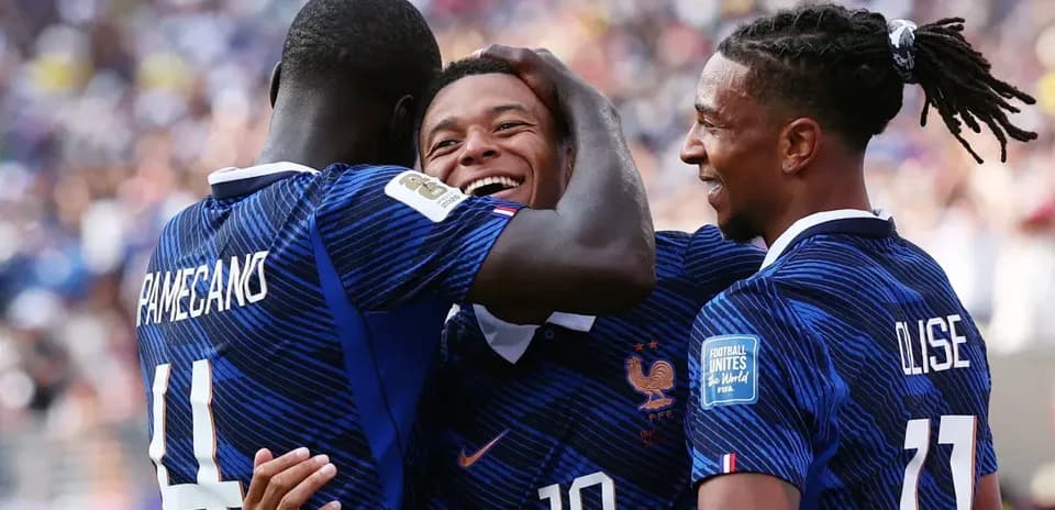 La diversité de l'équipe de France en Coupe du Monde : Kylian Mbappé et ses coéquipiers aux origines multiples