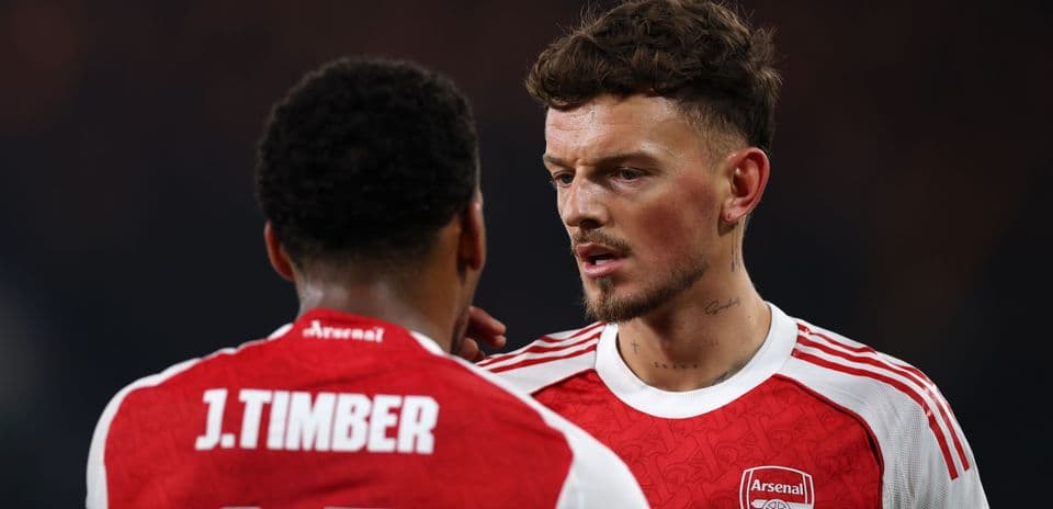 Pourquoi la tactique d'Arsenal pousse Ben White et Jurrien Timber à leurs limites physiques