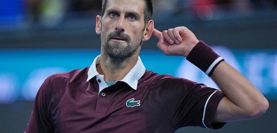 Djokovic remporte son 7e titre à l'Open de Chine après la retraite blessée de De Minaur en finale