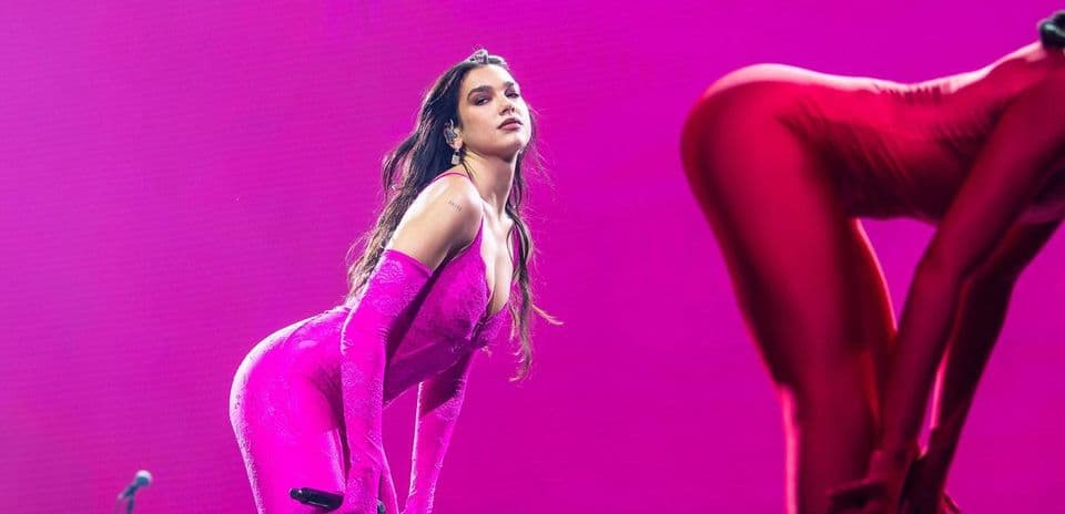 Fury vs Joshua : La chanteuse Dua Lipa prise dans la tourmente