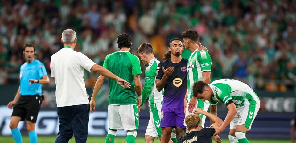 Manuel Pellegrini risque une suspension de 12 matchs après ses critiques contre l’arbitre lors du match contre Barcelone