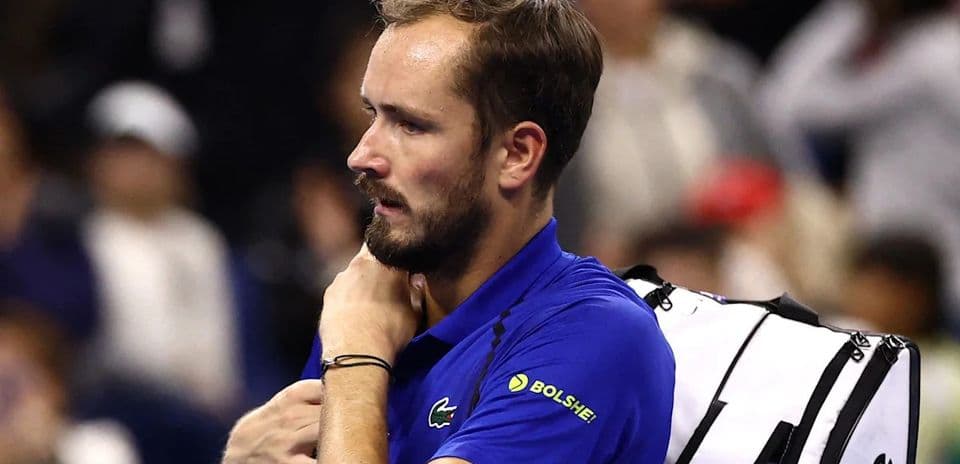 Medvedev disqualifié pour avoir frappé un spectateur avec une balle au China Open