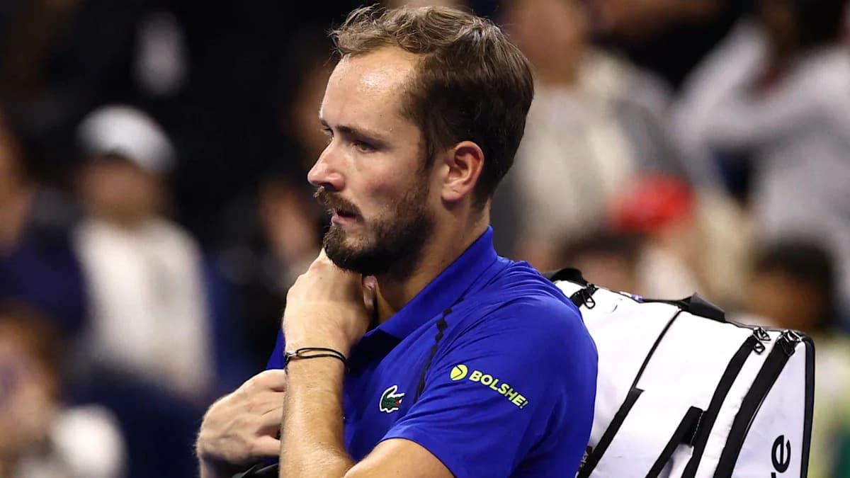 Medvedev disqualifié pour avoir frappé un spectateur avec une balle au China Open