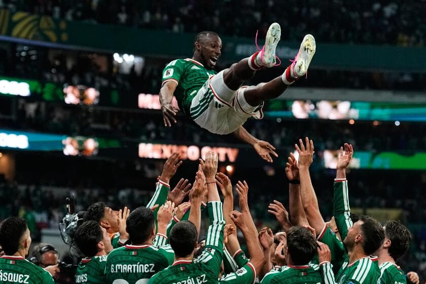 Le Mexique met fin à sa disette en phases finales de la Coupe du Monde en battant l'Équateur