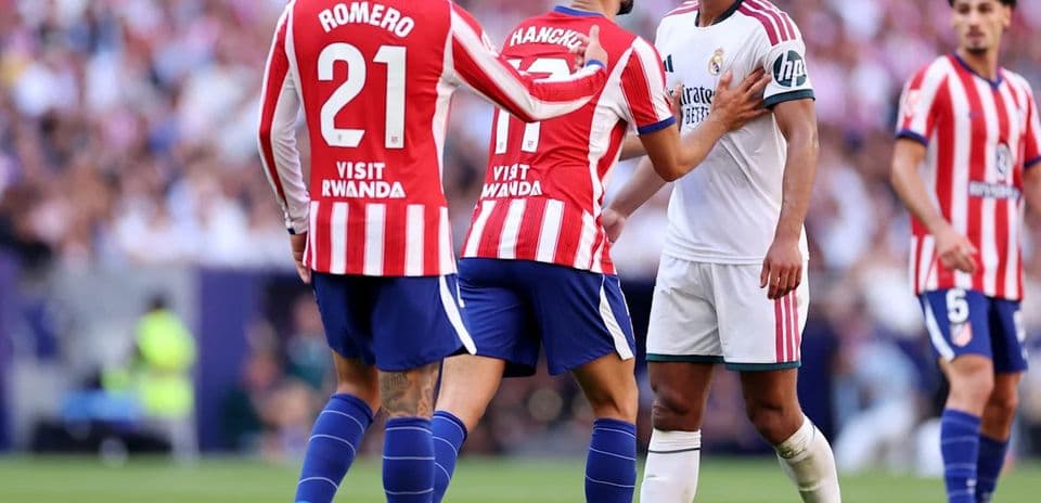 Jude Bellingham s'oppose à l'arbitre après la défaite controversée de Real Madrid face à l'Atlético