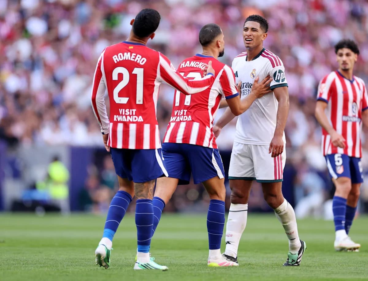 Jude Bellingham s'oppose à l'arbitre après la défaite controversée de Real Madrid face à l'Atlético