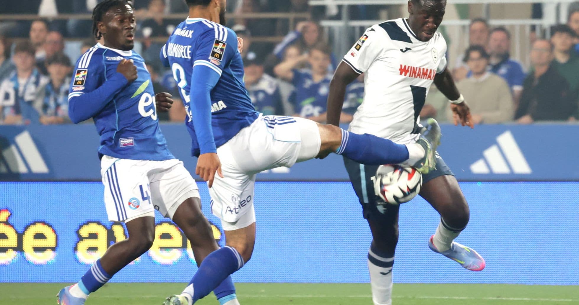 Racing players preparing for a match against Le Havre. Racing players preparing for a match against Le Havre.