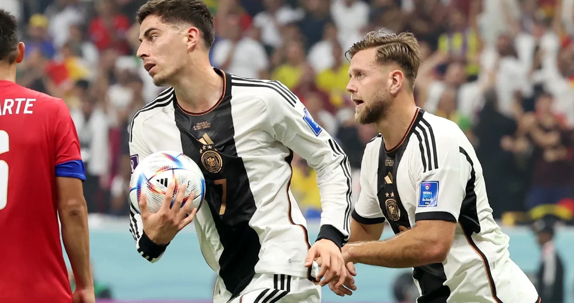 Joueurs allemands avec le ballon pendant le match Joueurs allemands avec le ballon pendant le match