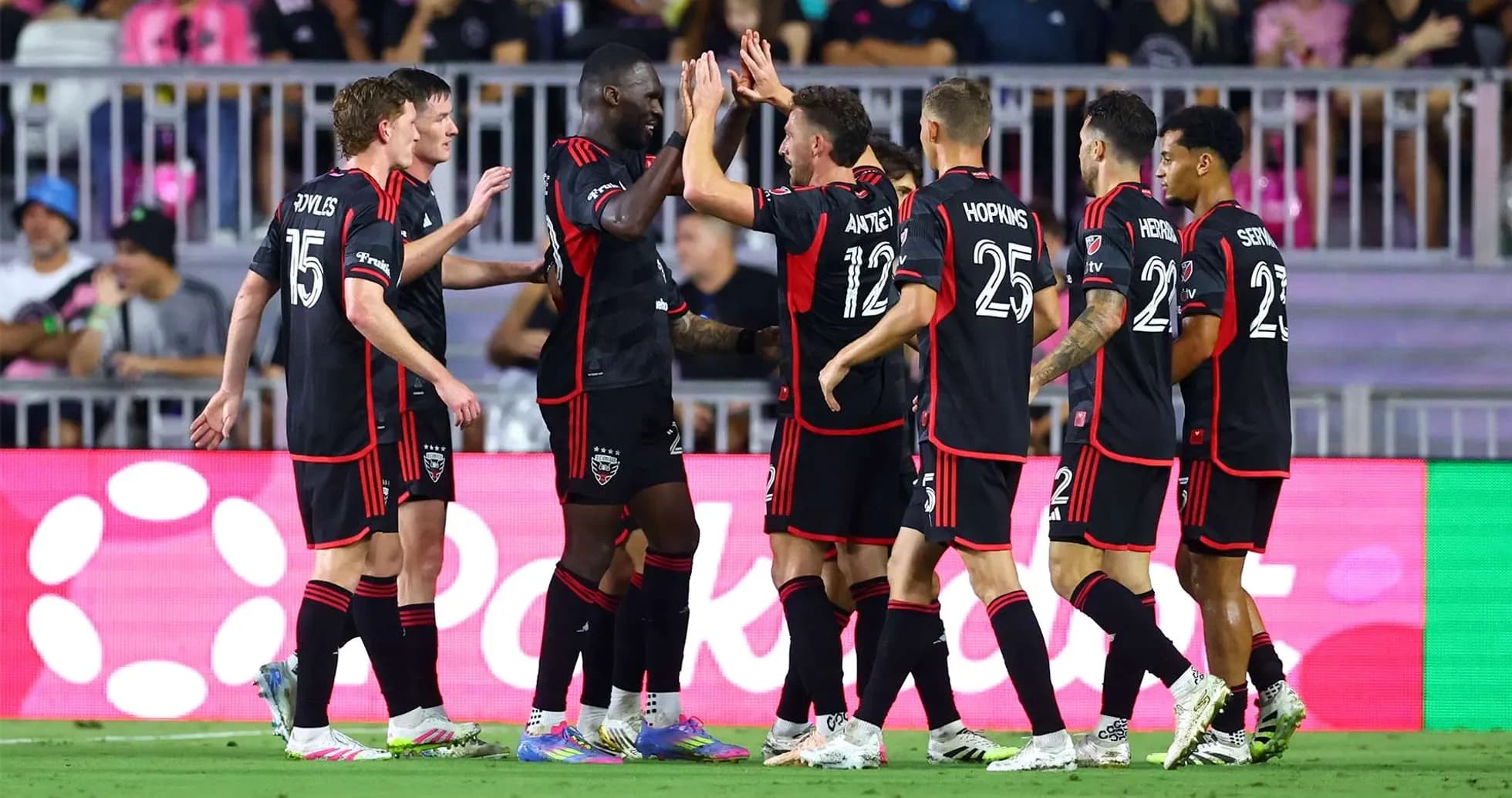 Joueurs de DC United célébrant un but Joueurs de DC United célébrant un but