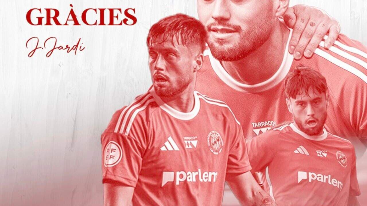 Joueur de football en maillot rouge, avec texte remerciement Joueur de football en maillot rouge, avec texte remerciement