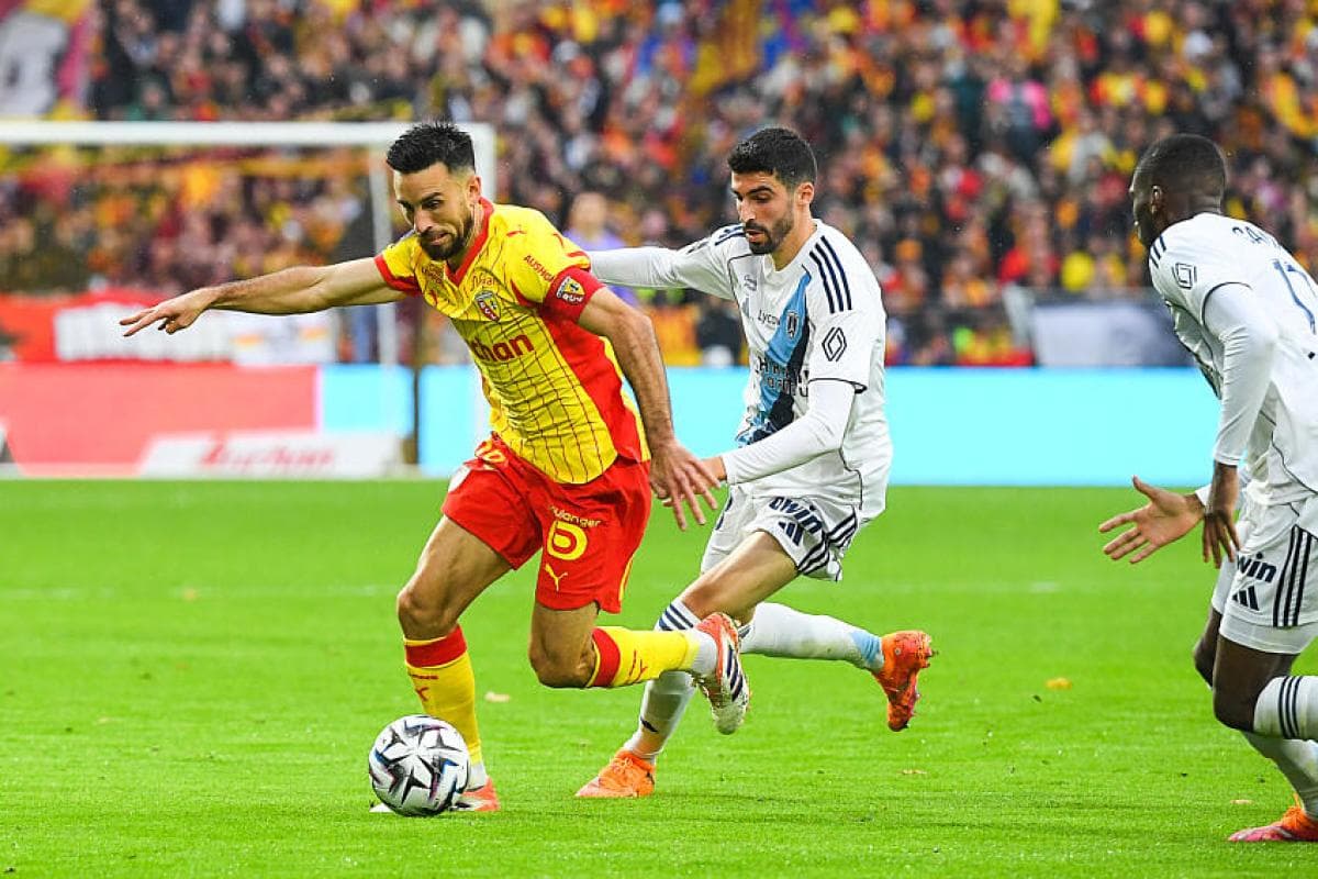 Paris FC affronte Lens : un choc crucial en Ligue 1 Paris FC affronte Lens : un choc crucial en Ligue 1