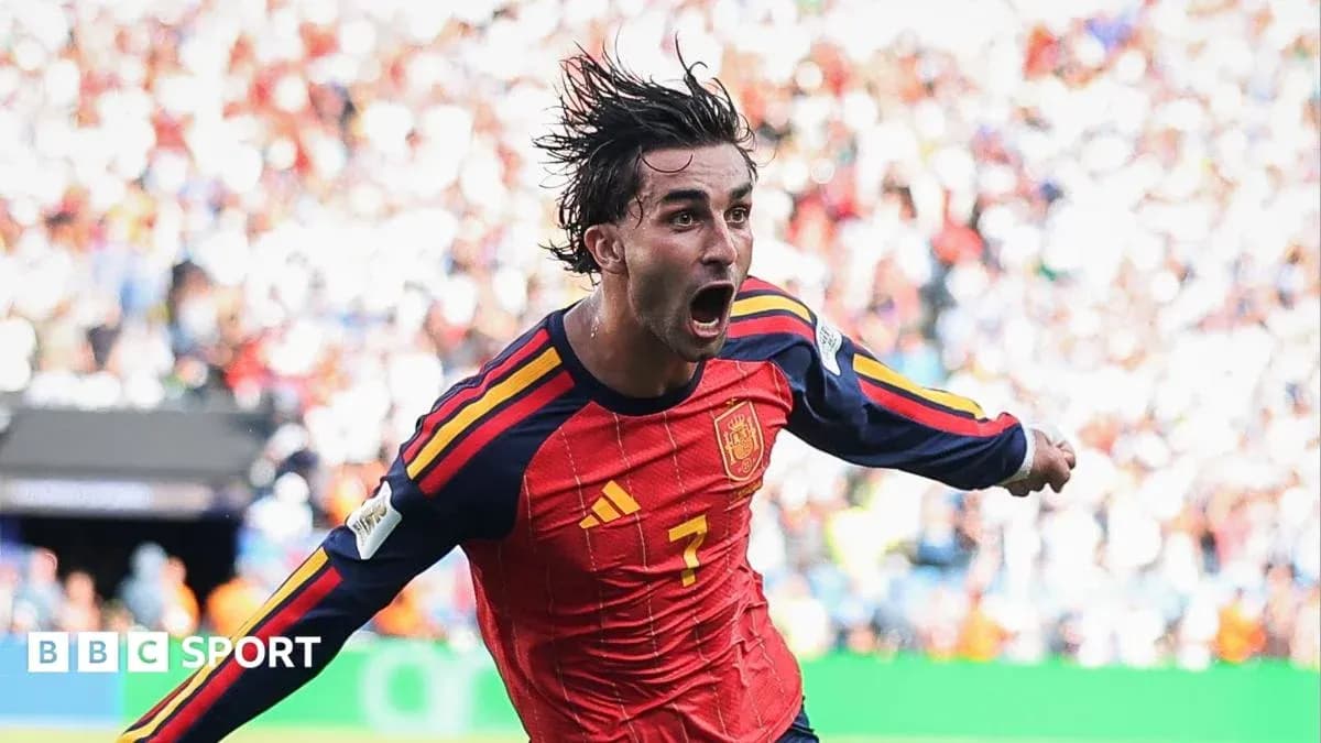 Joueur espagnol célébrant un but au match Joueur espagnol célébrant un but au match