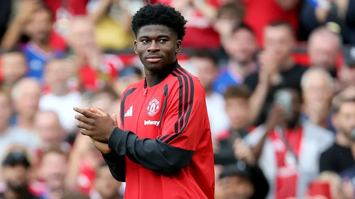 Joueur de Manchester United applaudissant avant le match Joueur de Manchester United applaudissant avant le match