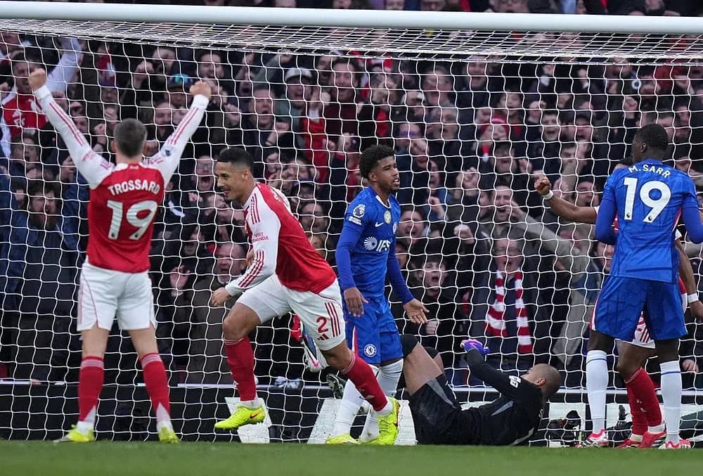 Joueurs d'Arsenal célébrant un but marqué Joueurs d'Arsenal célébrant un but marqué