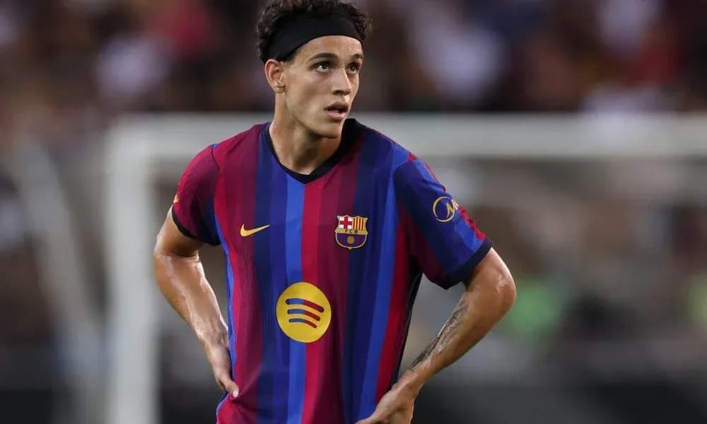Joueur de Barcelone en action sur le terrain Joueur de Barcelone en action sur le terrain