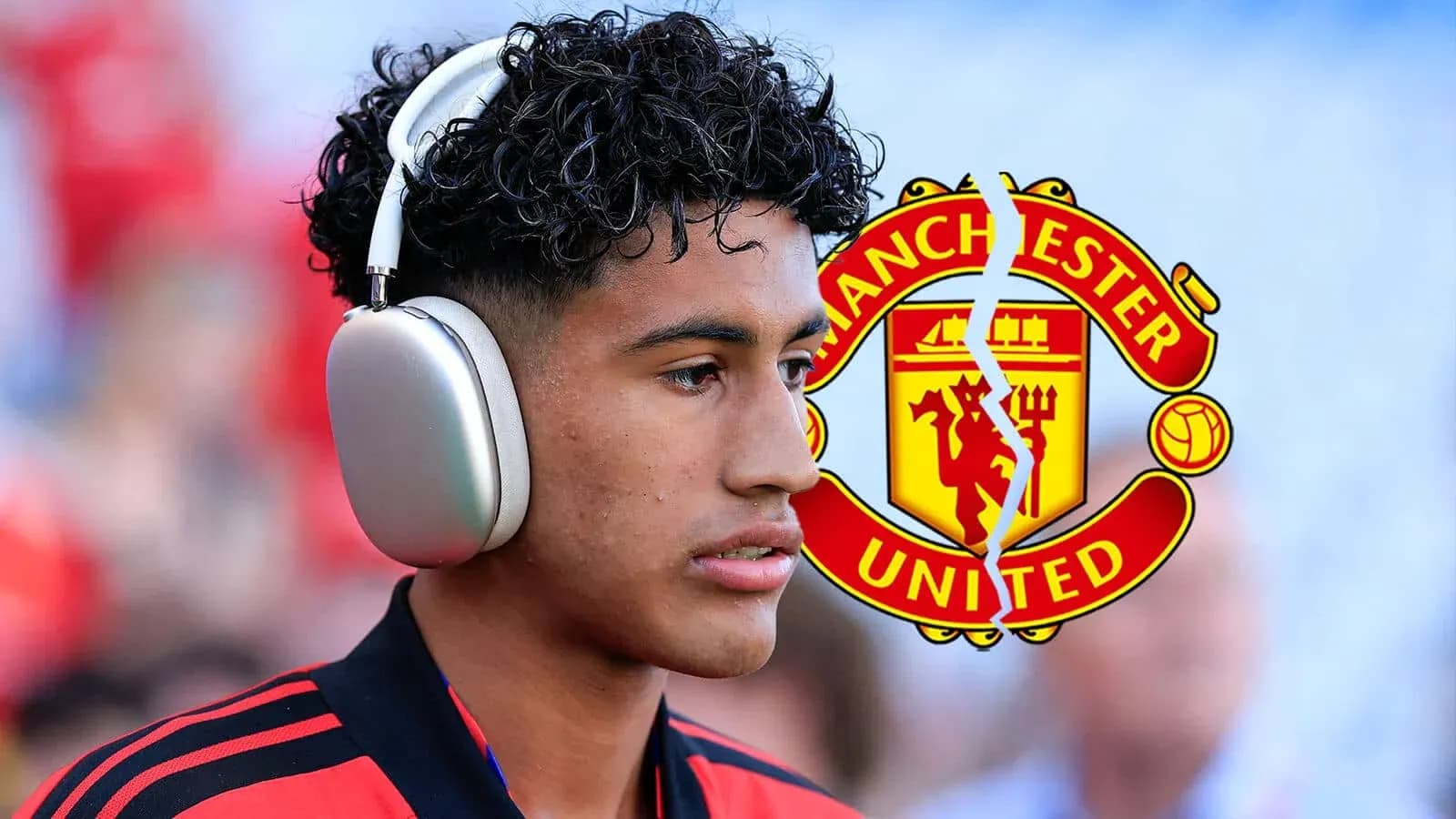 Joueur avec écouteurs avant un match de Manchester United Joueur avec écouteurs avant un match de Manchester United