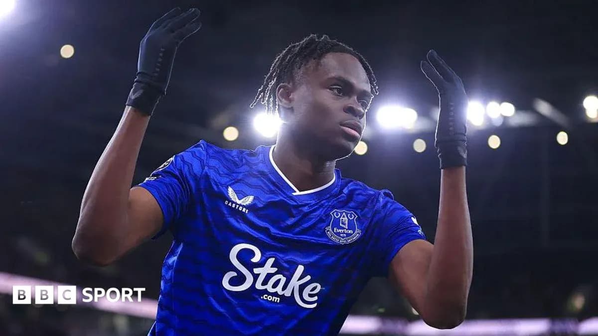 Joueur d'Everton célébrant un but au stade Joueur d'Everton célébrant un but au stade