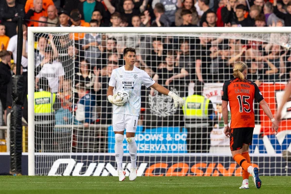Gardien de but en action lors d'un match Gardien de but en action lors d'un match